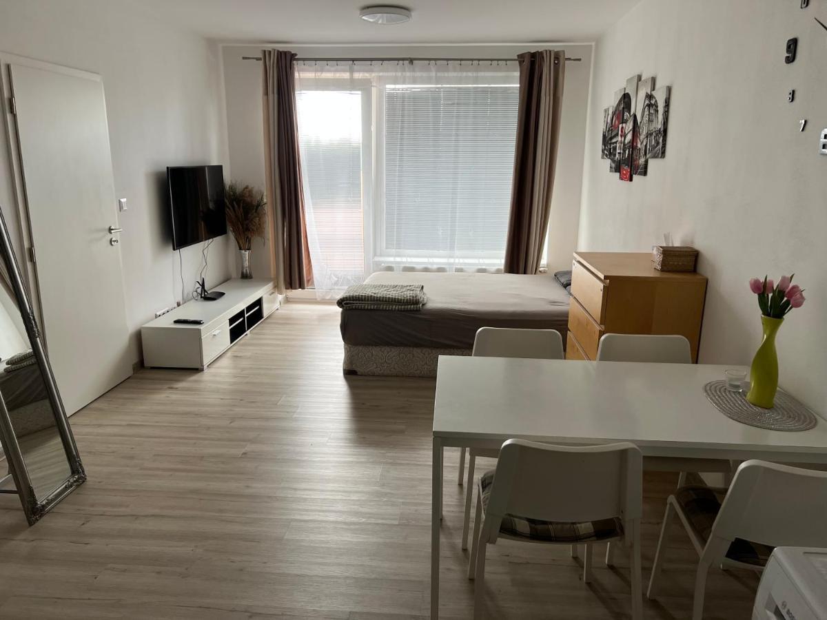 Beautiful 2 Bedroom Apartment Prostějov Dış mekan fotoğraf